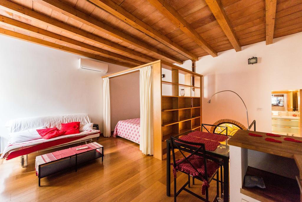 Apartment Polveriera Colosseum Roma Eksteriør bilde